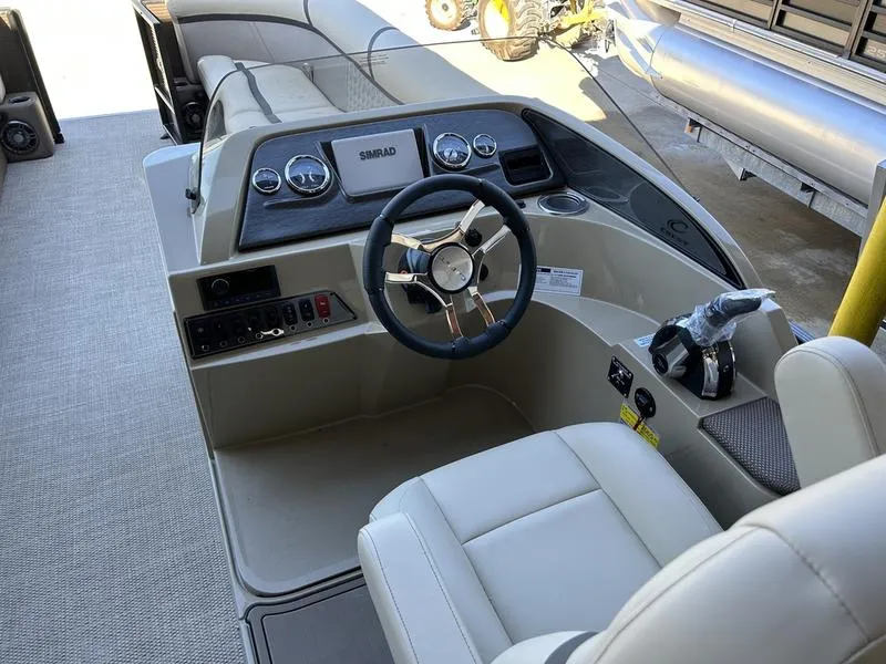 Slide: The Image of Crest Classic Platinum 240 SLC CPT DLX 2024 - 4