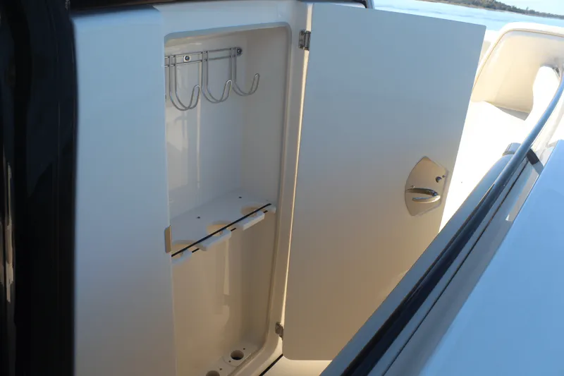 Slide: The Image of Scout 305 LXF 2026 - 25