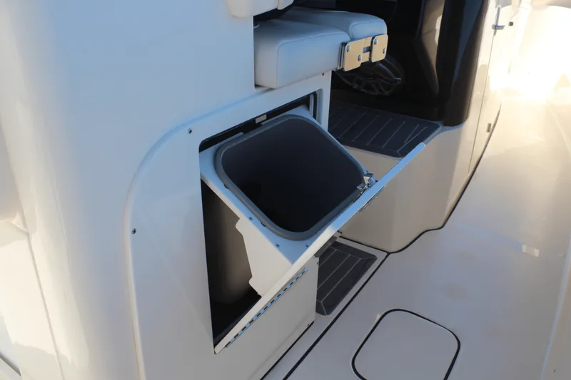 Slide: The Image of Scout 305 LXF 2026 - 26