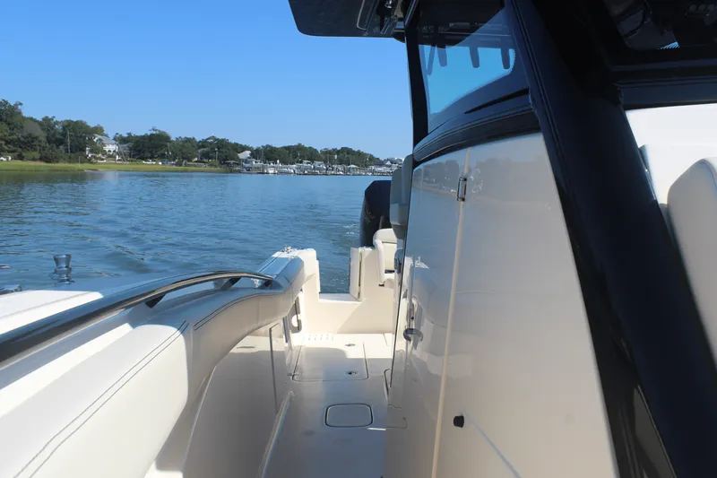 Slide: The Image of Scout 305 LXF 2026 - 27