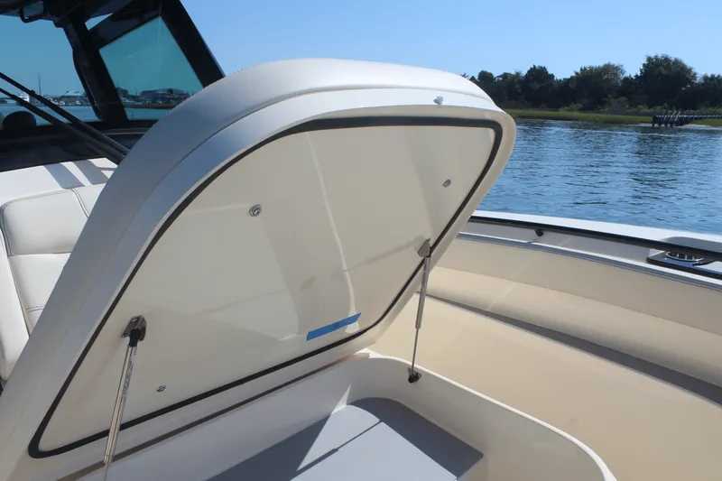 Slide: The Image of Scout 305 LXF 2026 - 42