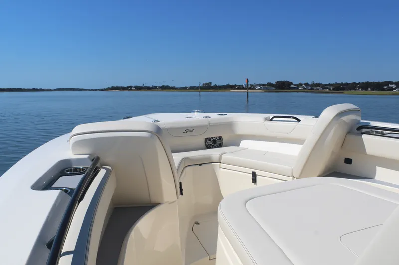 Slide: The Image of Scout 305 LXF 2026 - 44