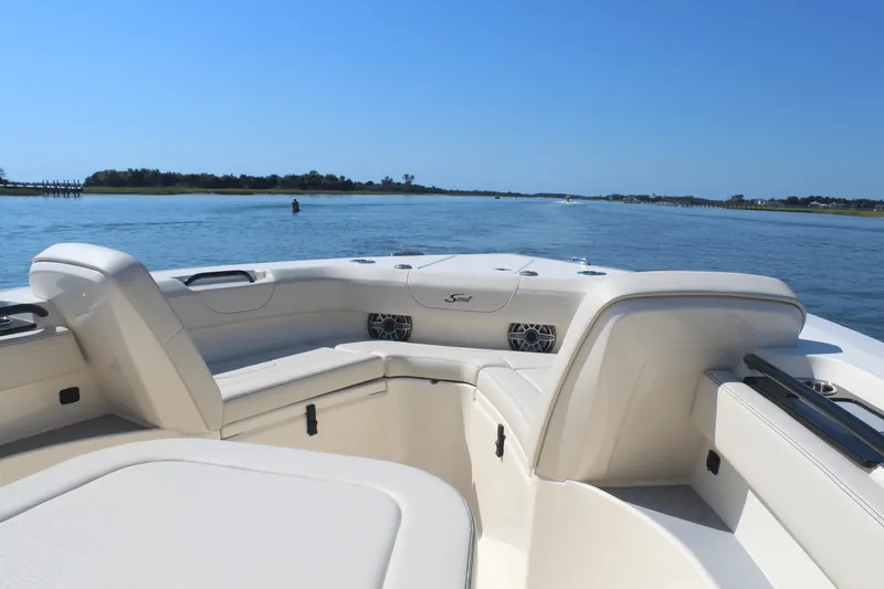 Slide: The Image of Scout 305 LXF 2026 - 45