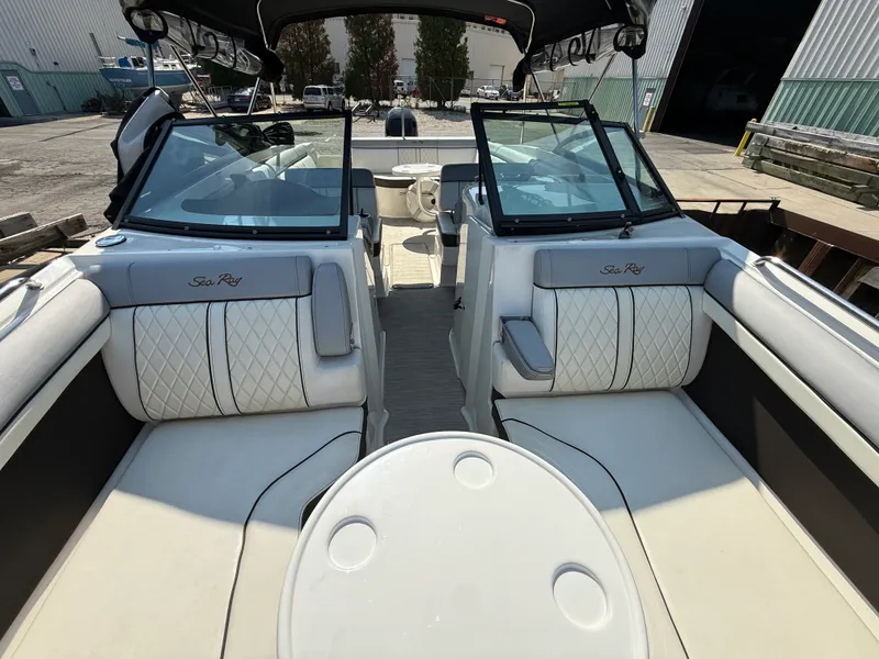 Slide: The Image of Sea Ray 270 SDX 2017 - 27