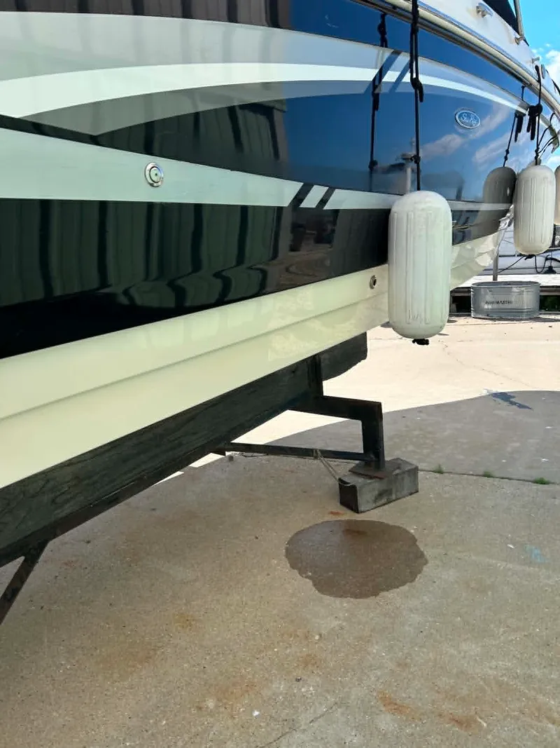 Slide: The Image of Sea Ray 270 SDX 2017 - 13