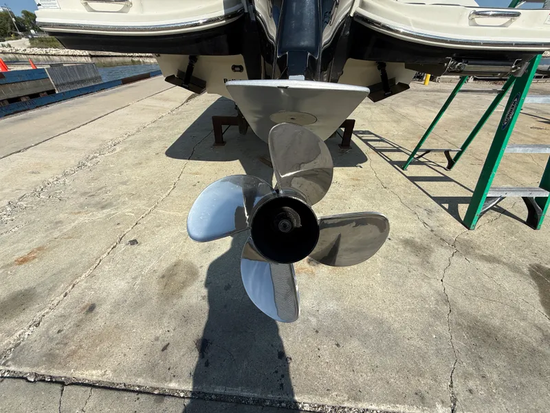 Slide: The Image of Sea Ray 270 SDX 2017 - 6