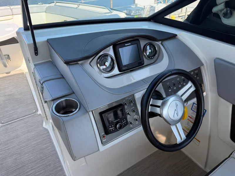 Slide: The Image of Sea Ray 270 SDX 2017 - 40