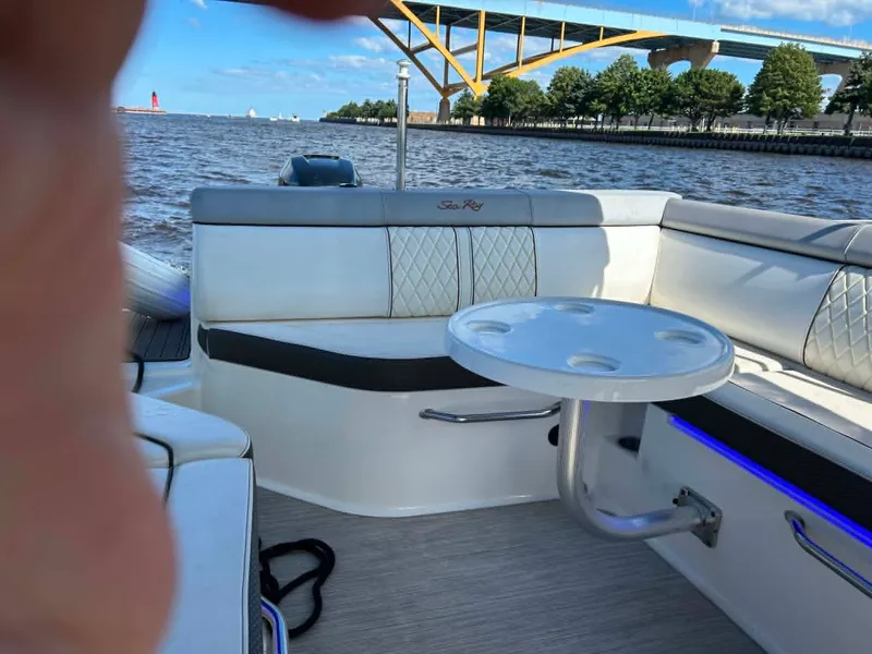 Slide: The Image of Sea Ray 270 SDX 2017 - 15