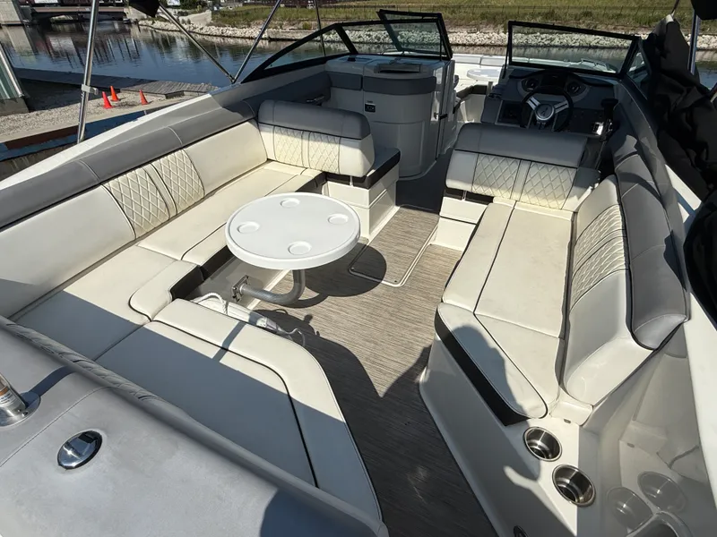 Slide: The Image of Sea Ray 270 SDX 2017 - 9