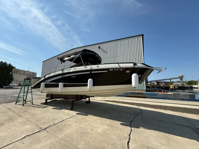Slide: The Image of Sea Ray 270 SDX 2017 - 45