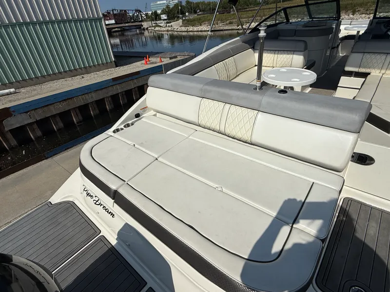 Slide: The Image of Sea Ray 270 SDX 2017 - 10