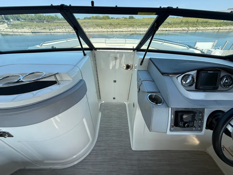 Slide: The Image of Sea Ray 270 SDX 2017 - 31