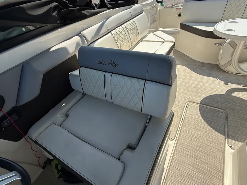 Slide: The Image of Sea Ray 270 SDX 2017 - 20