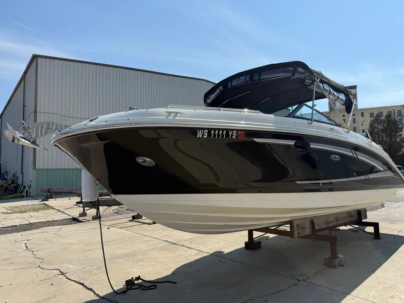 Slide: The Image of Sea Ray 270 SDX 2017 - 1