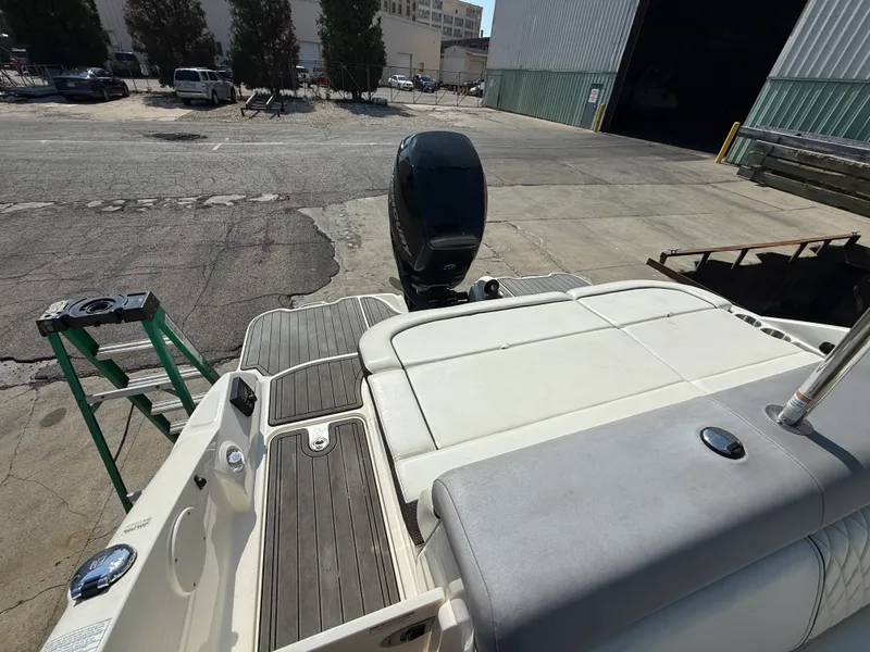 Slide: The Image of Sea Ray 270 SDX 2017 - 39