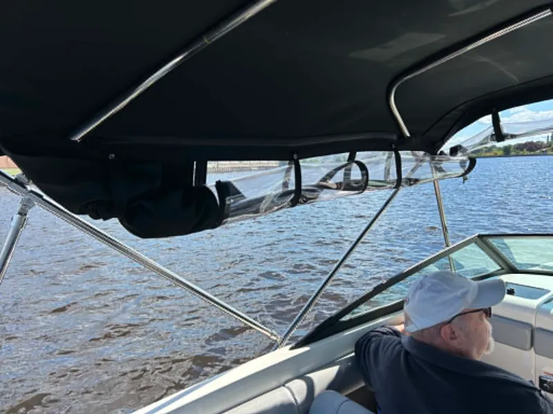 Slide: The Image of Sea Ray 270 SDX 2017 - 17