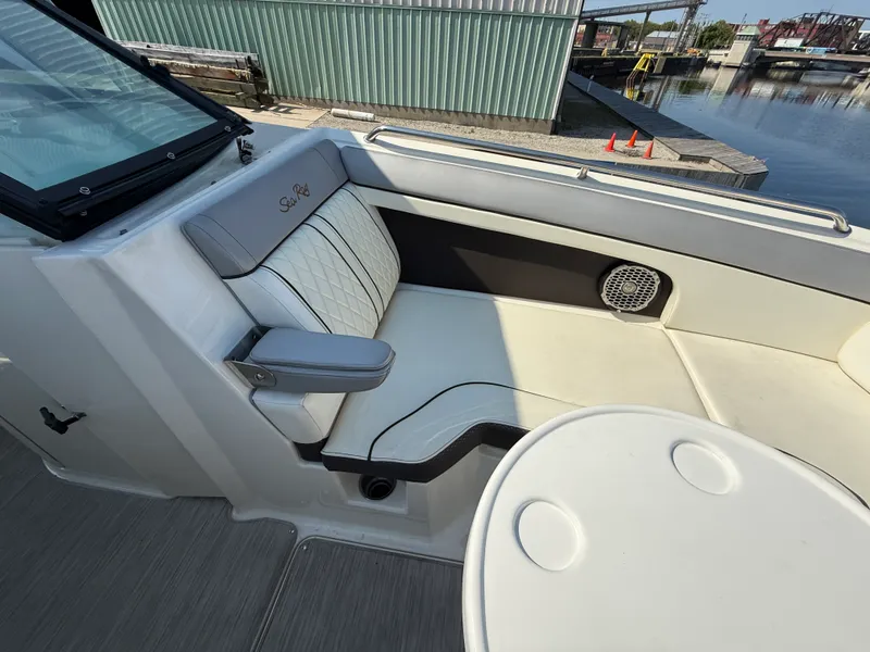 Slide: The Image of Sea Ray 270 SDX 2017 - 30