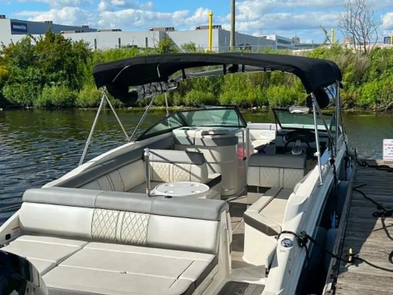 Slide: The Image of Sea Ray 270 SDX 2017 - 10