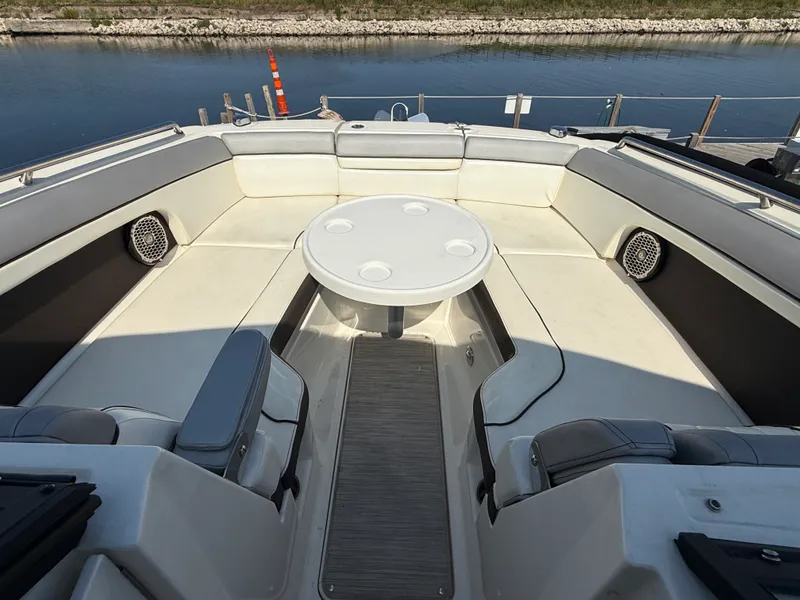 Slide: The Image of Sea Ray 270 SDX 2017 - 23