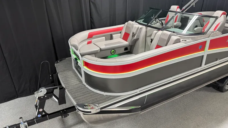Slide: The Image of Premier 250 Solaris Sport 2024 - 4