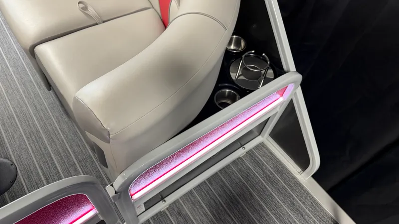 Slide: The Image of Premier 250 Solaris Sport 2024 - 22