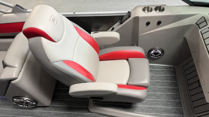 Slide: The Image of Premier 250 Solaris Sport 2024 - 44