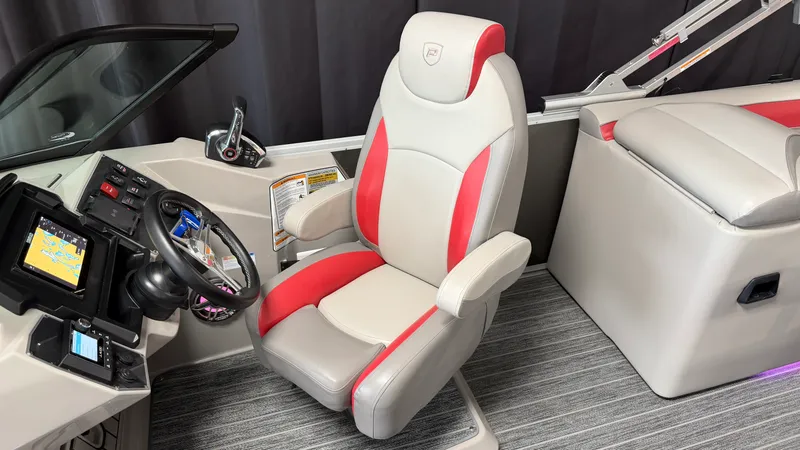 Slide: The Image of Premier 250 Solaris Sport 2024 - 58