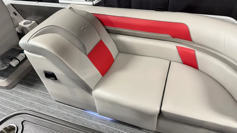 Slide: The Image of Premier 250 Solaris Sport 2024 - 41
