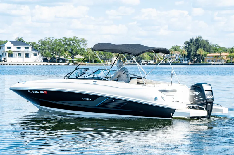 Slide: The Image of Sea Ray 240 SUNDECK OUTBOARD 2014 - 3