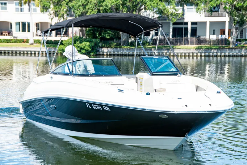 Slide: The Image of Sea Ray 240 SUNDECK OUTBOARD 2014 - 7