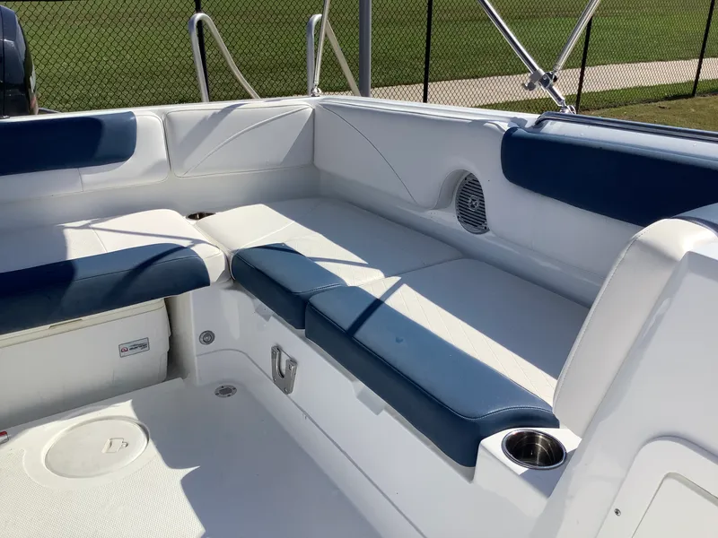 Slide: The Image of Sun Tracker TAHOE 2150 2018 - 9