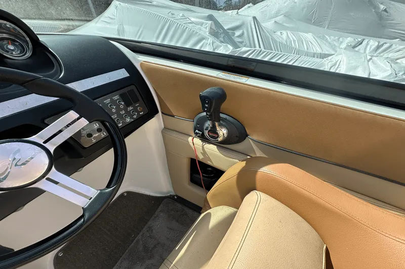 Slide: The Image of Sea Ray 260 SUNDECK 2014 - 13