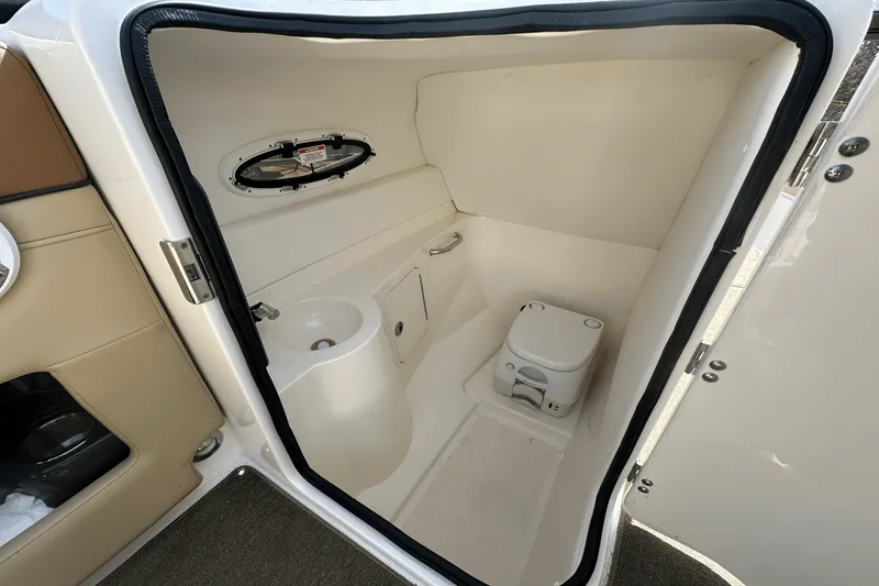 Slide: The Image of Sea Ray 260 SUNDECK 2014 - 15