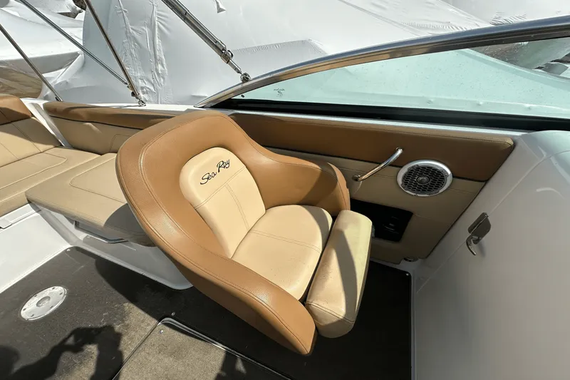 Slide: The Image of Sea Ray 260 SUNDECK 2014 - 9
