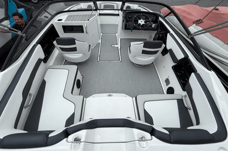 Slide: The Image of Yamaha 195 SX 2024 - 4