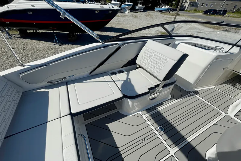 Slide: The Image of Sea Ray SPX 210 Outboard 2026 - 11