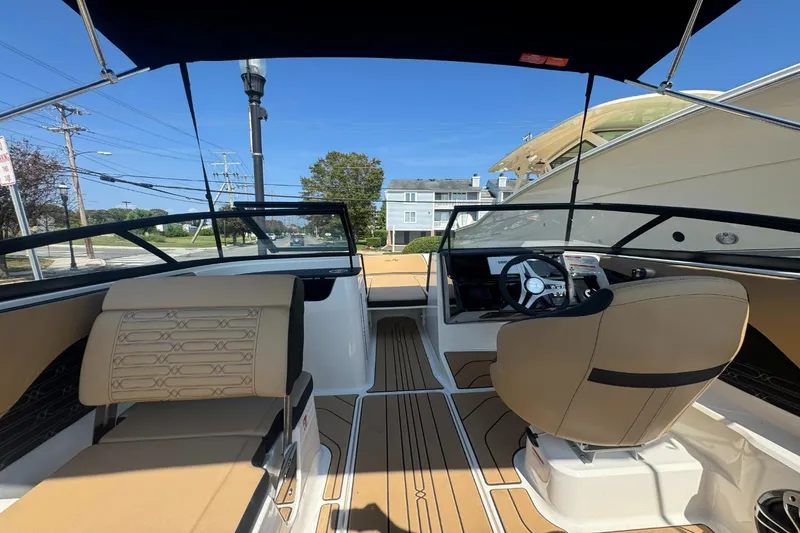 Slide: The Image of Sea Ray SPX 190 2025 - 10