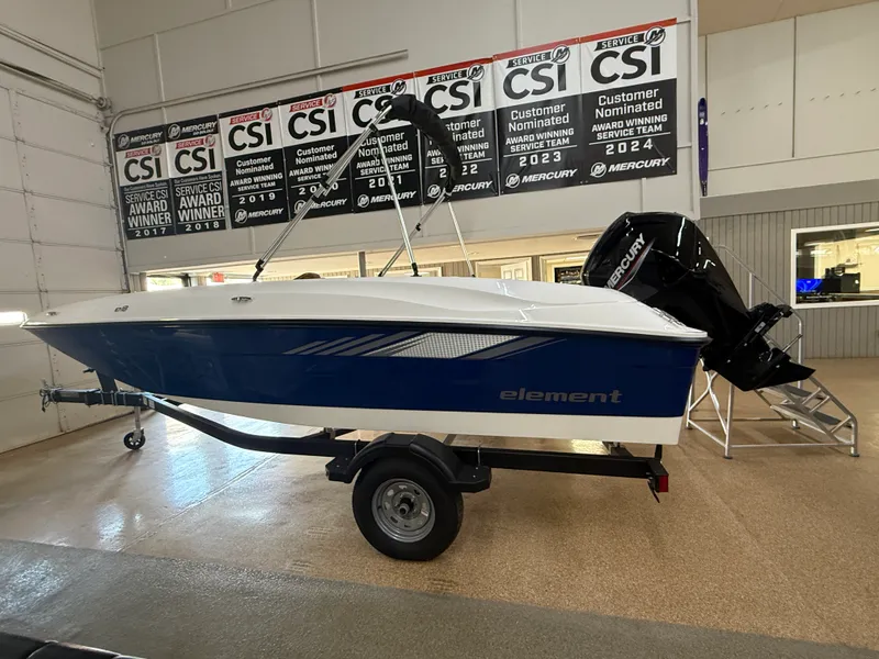 Slide: The Image of Bayliner E18LE 2026 - 2