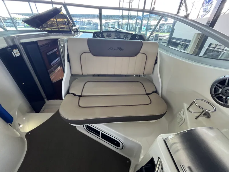 Slide: The Image of Sea Ray 280 SUNDANCER 2014 - 20