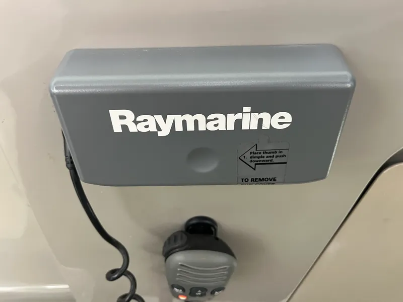 Slide: The Image of Sea Ray 280 SUNDANCER 2014 - 14