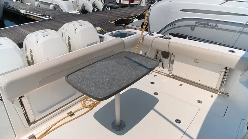 Slide: The Image of Boston Whaler 345 CONQUEST 2018 - 12