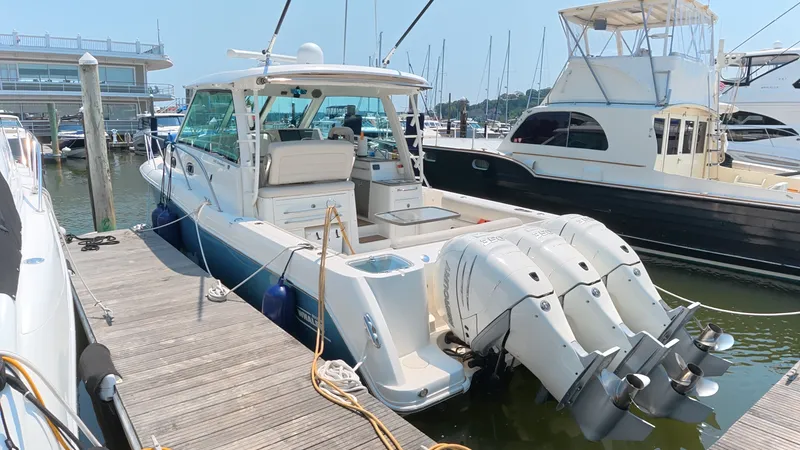 Slide: The Image of Boston Whaler 345 CONQUEST 2018 - 4