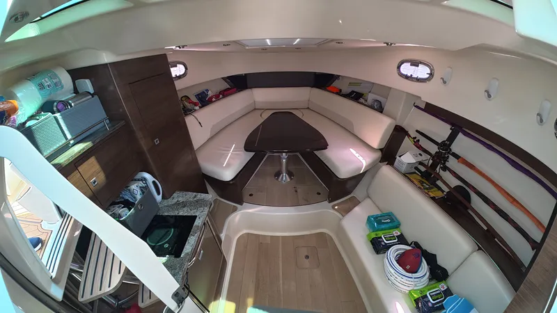 Slide: The Image of Boston Whaler 345 CONQUEST 2018 - 27