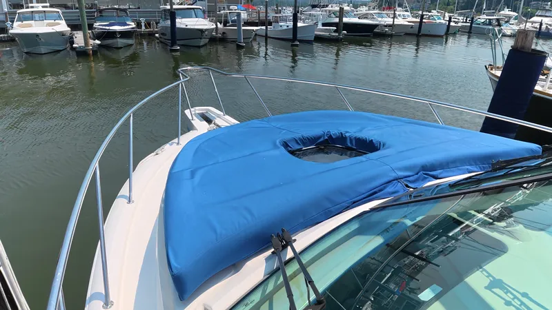 Slide: The Image of Boston Whaler 345 CONQUEST 2018 - 8