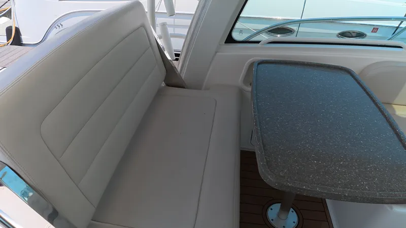Slide: The Image of Boston Whaler 345 CONQUEST 2018 - 22