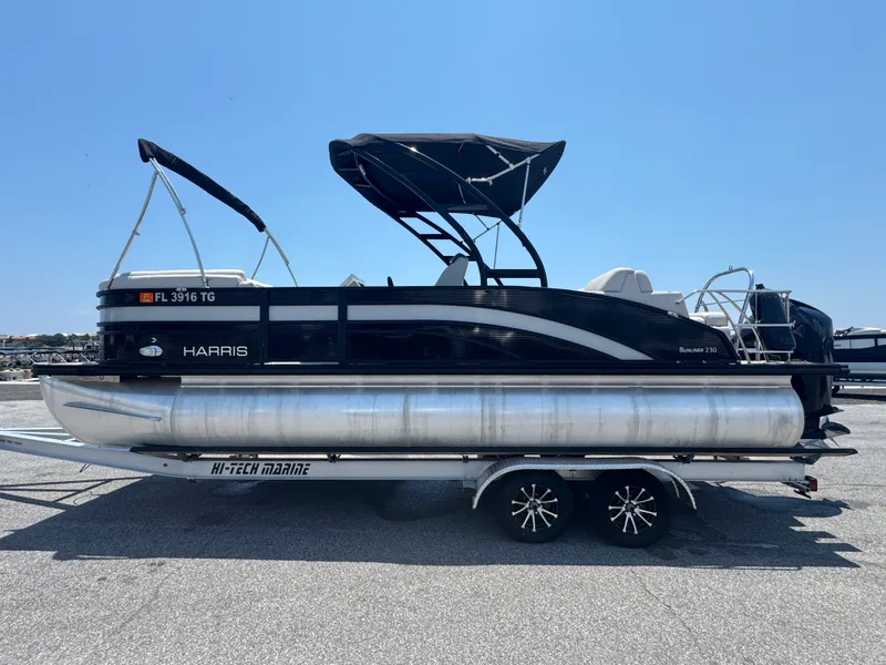 Slide: The Image of Harris Sunliner 230 Sport 2022 - 2
