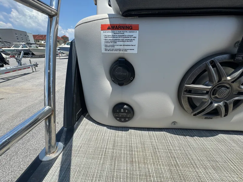 Slide: The Image of Harris Sunliner 230 Sport 2022 - 22