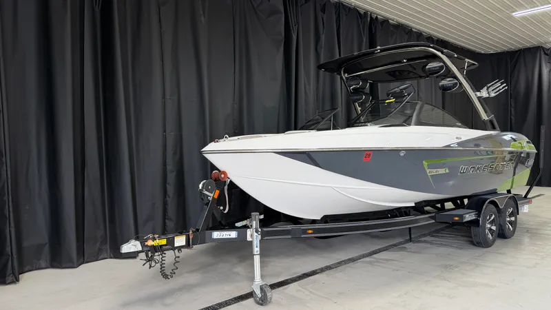 Slide: The Image of Malibu WAKESETTER 23 LSV 2014 - 2