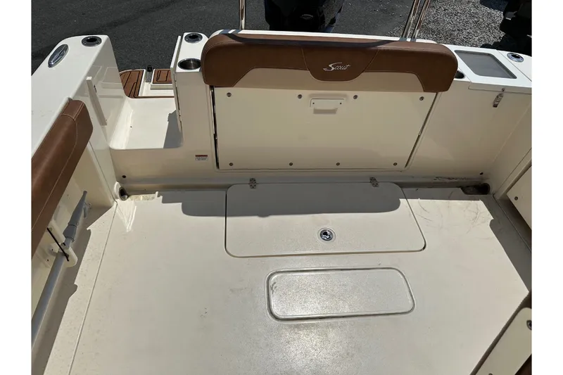 Slide: The Image of Scout 235 DORADO 2021 - 9