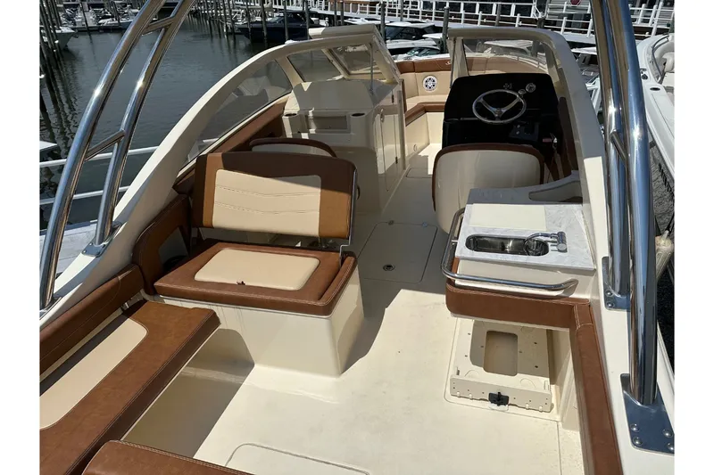 Slide: The Image of Scout 235 DORADO 2021 - 16
